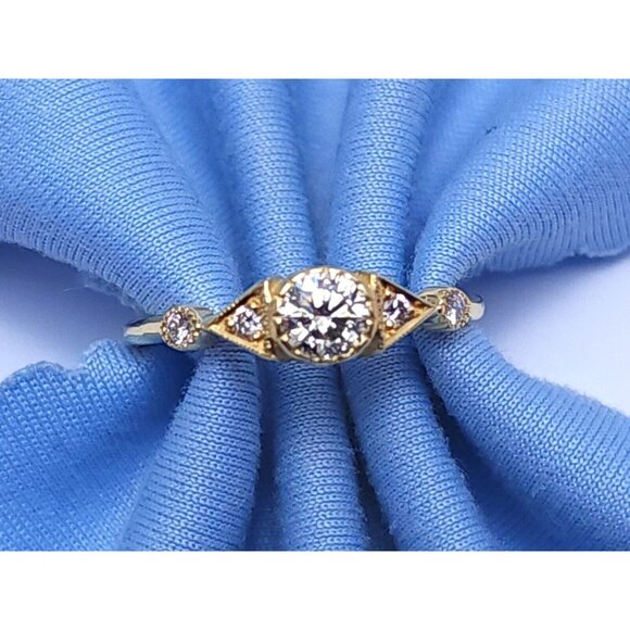 Beautiful 14K Karat Solid Yellow Gold Designer Round Diamond Ring - Size 4.25 - Picture 1 of 16